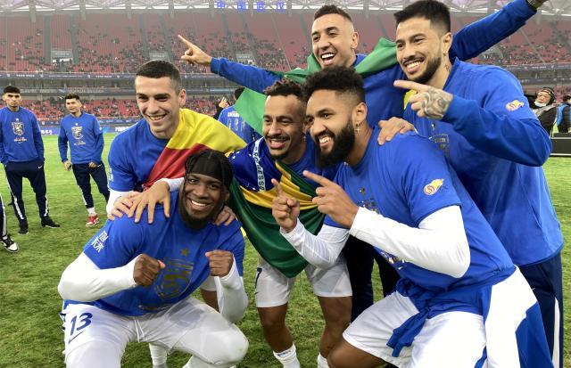 金沙娱乐城-特写三镇捧杯时刻：把庆典开成舞会 马尔康抢风头